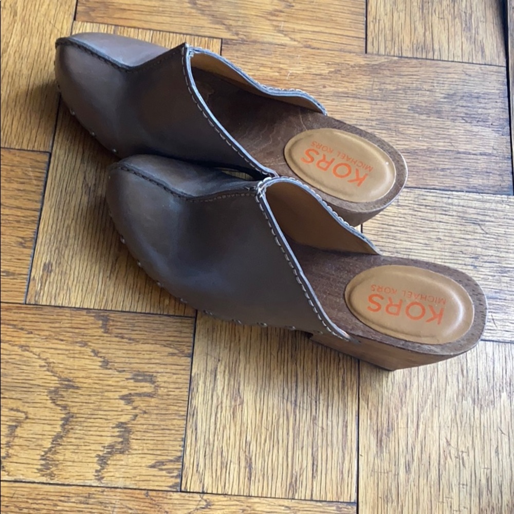 Clogs